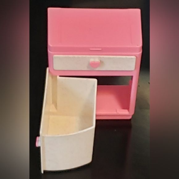 BARBIE LOVE 'N CARE VET PET CENTER SET #67597 MATTEL 1996 Replacement dresser - Picture 3 of 7